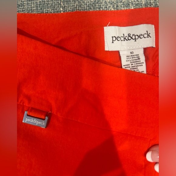 Peck&Peck Women’s Red Cropped Slacks - Picture 4 of 4